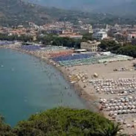 Luminoso E Accogliente A 4 Minuti Dalle Spiagge Apartment
